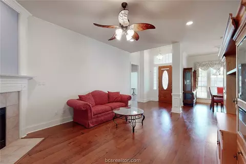 6205 Cromwell Ct, Bryan, TX 77802 photo 4
