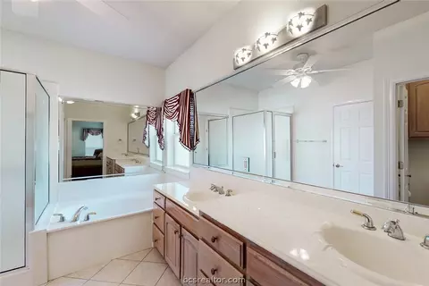 6205 Cromwell Ct, Bryan, TX 77802 photo 14