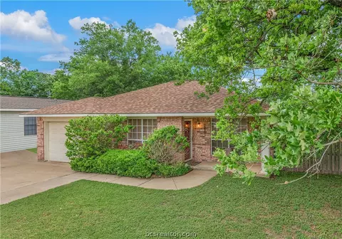 4511 Augusta Dr, Bryan, TX 77803 photo 3