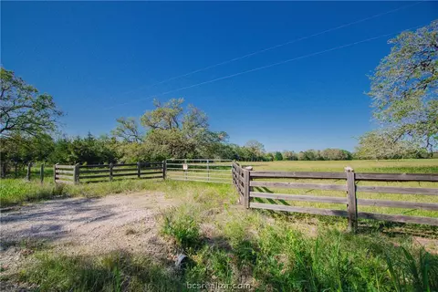 5837 Cr 140, Caldwell, TX 77836 photo 4