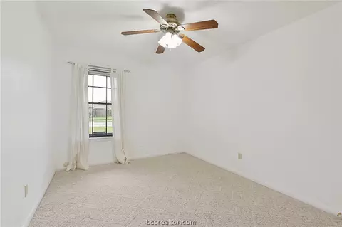3820 Brockhampton Dr, Bryan, TX 77802 photo 4