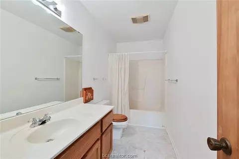 3820 Brockhampton Dr, Bryan, TX 77802 photo 3