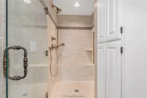 410 Brookside Dr E, Bryan, TX 77801 photo 24