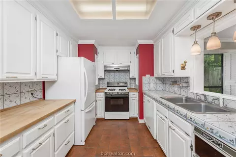410 Brookside Dr E, Bryan, TX 77801 photo 17