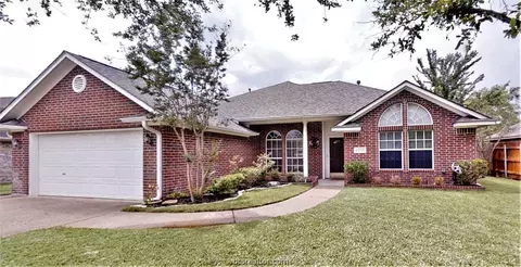 5709 Timberton Dr, Bryan, TX 77802 photo 1