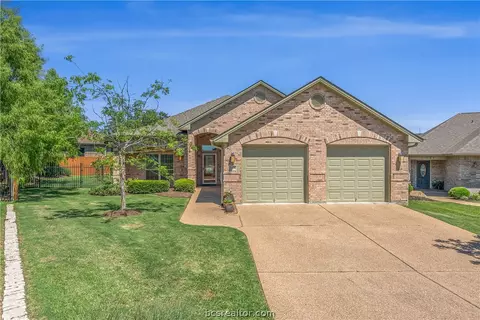 2109 Nicole Ct, Bryan, TX 77802 photo 1