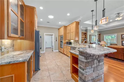 2109 Nicole Ct, Bryan, TX 77802 photo 11