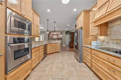 2109 Nicole Ct, Bryan, TX 77802 photo 14
