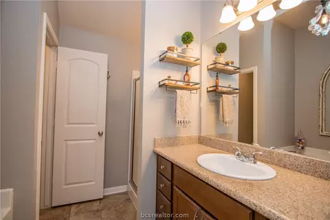 2011 Autumn Lake Dr, Bryan, TX 77807 photo 13
