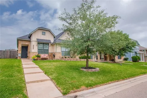 2011 Autumn Lake Dr, Bryan, TX 77807 photo 2