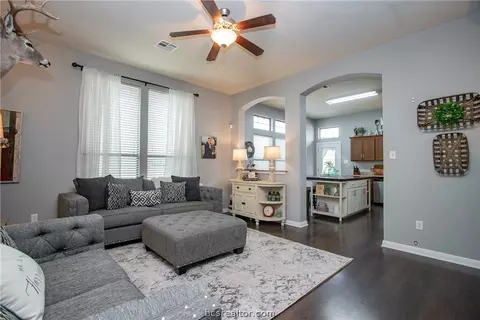 2011 Autumn Lake Dr, Bryan, TX 77807 photo 8