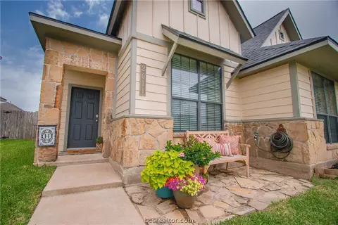 2011 Autumn Lake Dr, Bryan, TX 77807 photo 3