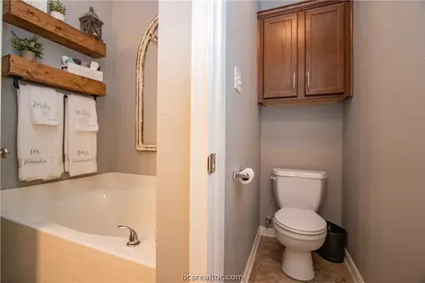 2011 Autumn Lake Dr, Bryan, TX 77807 photo 14