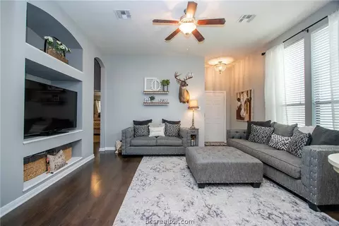 2011 Autumn Lake Dr, Bryan, TX 77807 photo 7
