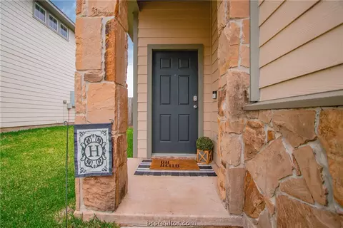 2011 Autumn Lake Dr, Bryan, TX 77807 photo 4