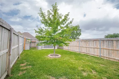 2011 Autumn Lake Dr, Bryan, TX 77807 photo 21