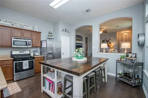 2011 Autumn Lake Dr, Bryan, TX 77807 photo 11