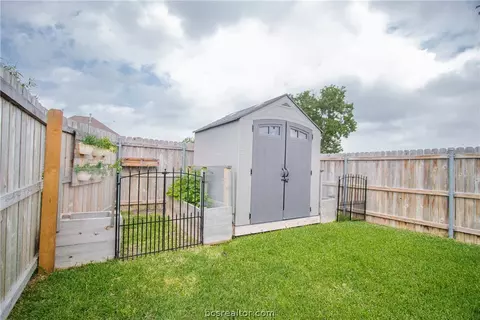 2011 Autumn Lake Dr, Bryan, TX 77807 photo 22