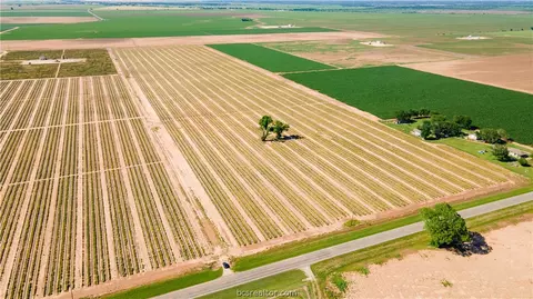 12052 Sandy Point Rd, Bryan, TX 77807 photo 2
