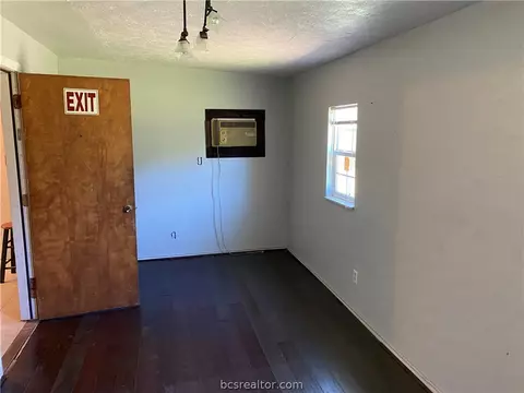 4400 Sandy Point Rd, Bryan, TX 77807 photo 7