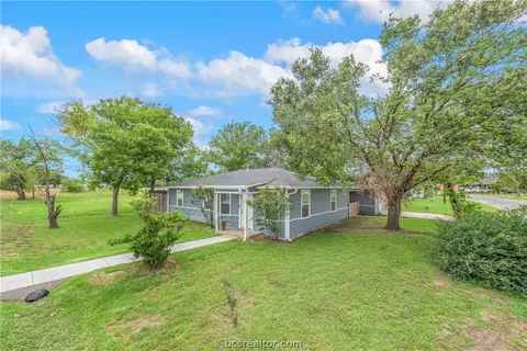 2316 Boatwright St, Bryan, TX 77803 photo 2
