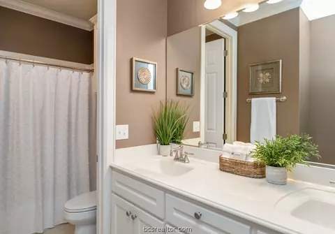 3221 Founders Dr, Bryan, TX 77807 photo 19