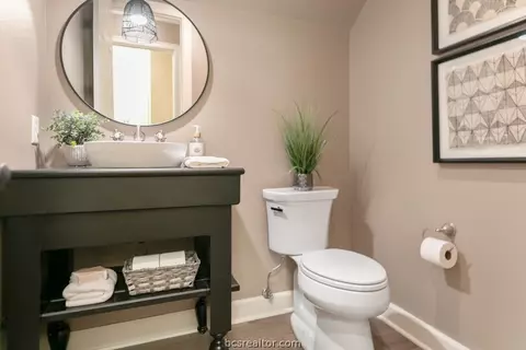 3221 Founders Dr, Bryan, TX 77807 photo 17