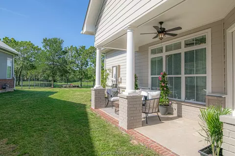3221 Founders Dr, Bryan, TX 77807 photo 23
