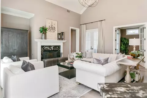 3221 Founders Dr, Bryan, TX 77807 photo 4