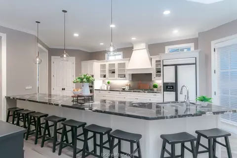 3221 Founders Dr, Bryan, TX 77807 photo 8
