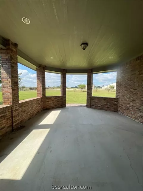 135 Apache Dr, Franklin, TX 77856 photo 32