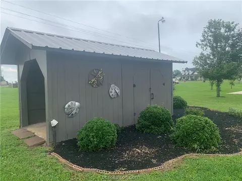 135 Apache Dr, Franklin, TX 77856 photo 25