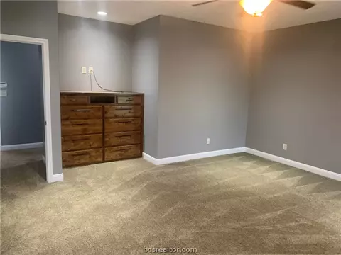 135 Apache Dr, Franklin, TX 77856 photo 18