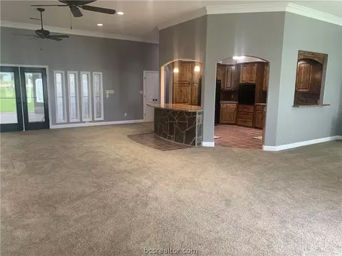 135 Apache Dr, Franklin, TX 77856 photo 12