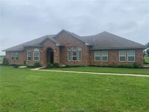 135 Apache Dr, Franklin, TX 77856 photo 1