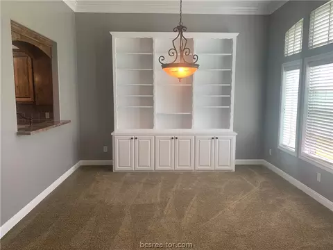 135 Apache Dr, Franklin, TX 77856 photo 11