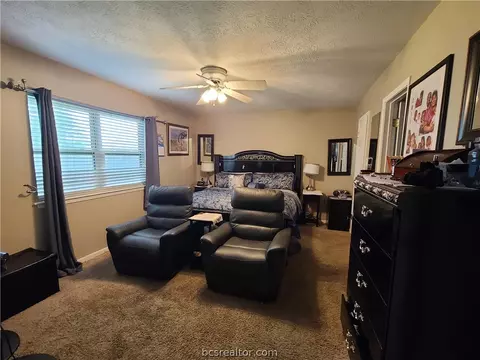 4320 Meadowbrook Dr, Bryan, TX 77802 photo 13