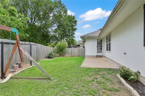 2800 Bexar Grass Dr, Bryan, TX 77802 photo 16