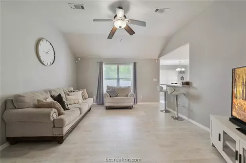 2800 Bexar Grass Dr, Bryan, TX 77802 photo 3