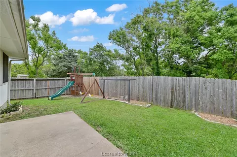 2800 Bexar Grass Dr, Bryan, TX 77802 photo 15