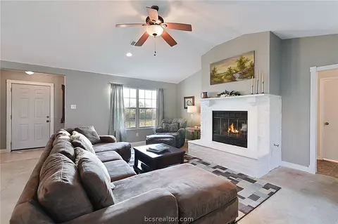 9776 Calhoun Rd, Bryan, TX 77808 photo 10