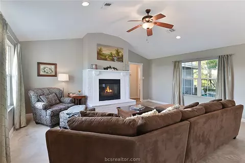 9776 Calhoun Rd, Bryan, TX 77808 photo 9