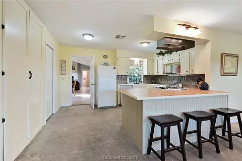 9776 Calhoun Rd, Bryan, TX 77808 photo 14