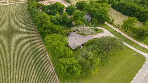 12601 Sandy Point Rd, Bryan, TX 77807 photo 4