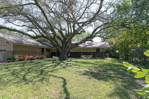 12601 Sandy Point Rd, Bryan, TX 77807 photo 32