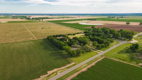 12601 Sandy Point Rd, Bryan, TX 77807 photo 5