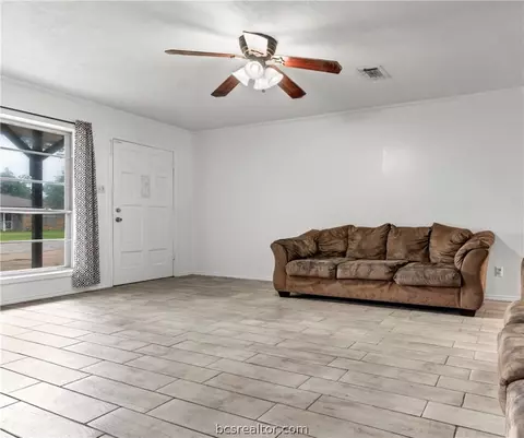 1707 Luza St, Bryan, TX 77802 photo 8