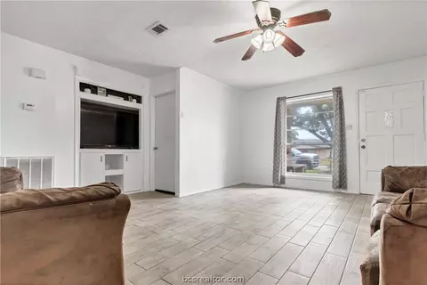 1707 Luza St, Bryan, TX 77802 photo 5