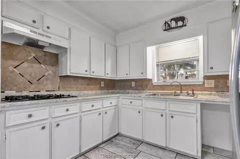 1707 Luza St, Bryan, TX 77802 photo 13