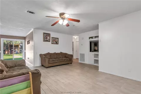 1707 Luza St, Bryan, TX 77802 photo 2